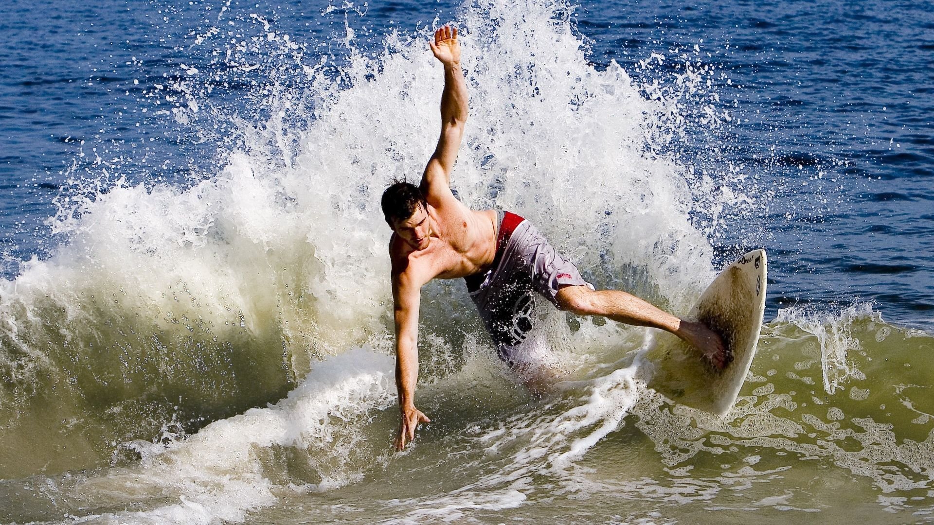 开云娱乐官网-西甲赛场出现多次精彩长传进球，西甲进球总数榜